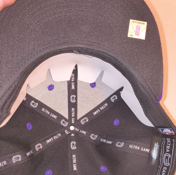 Los Angeles Lakers Black and Purple Cap - Picture 3 of 5